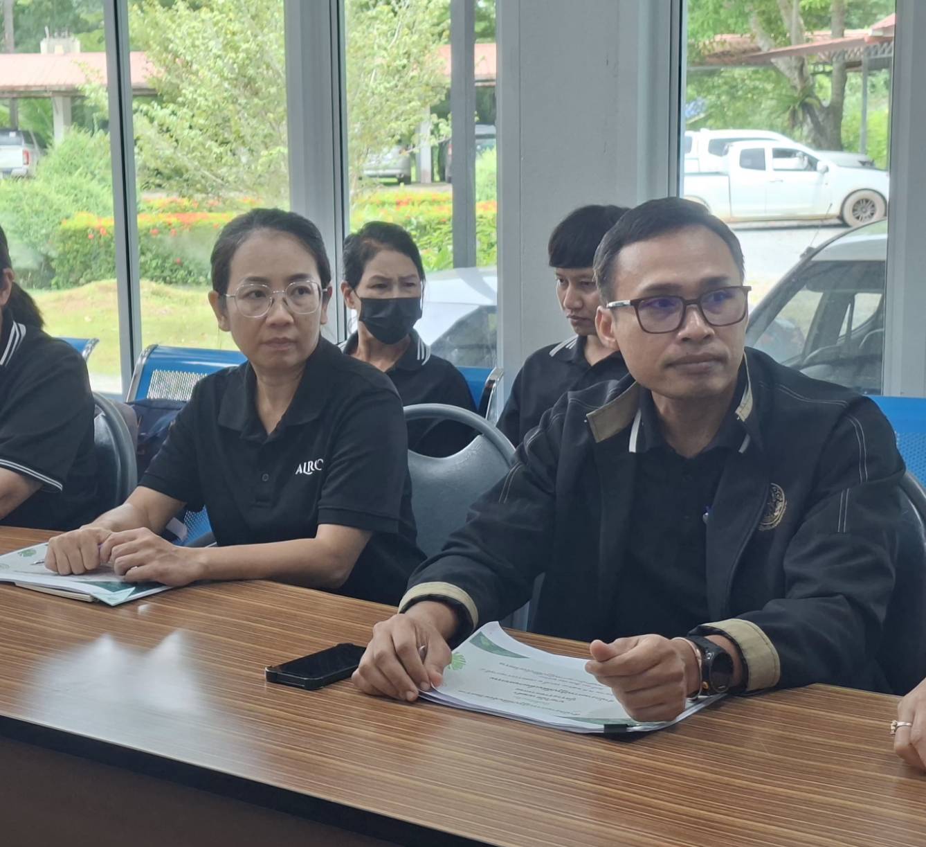 title - ผู้ตรวจราชการ ส.ป.ก. ประชุมตรวจติดตามความก้าวหน้าผลการดำเนินงานตามแผนการตรวจราชการของ สำนักงานการปฏิรูปที่ดินเพื่อเกษตรกรรม ประจำปีงบประมาณ พ.ศ. 2569 รอบที่ 2  เขตตรวจราชการที่ 9 จังหวัดตราด